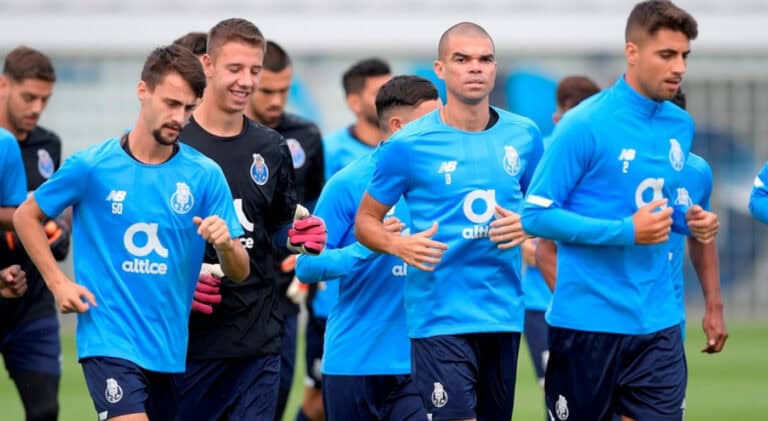 Liga dos Campeões. FC Porto viaja para Madrid com 24 jogadores na comitiva