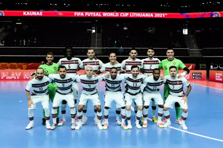 Portugal goleia Ilhas Salomão e está quase nos 'oitavos' do Mundial de futsal