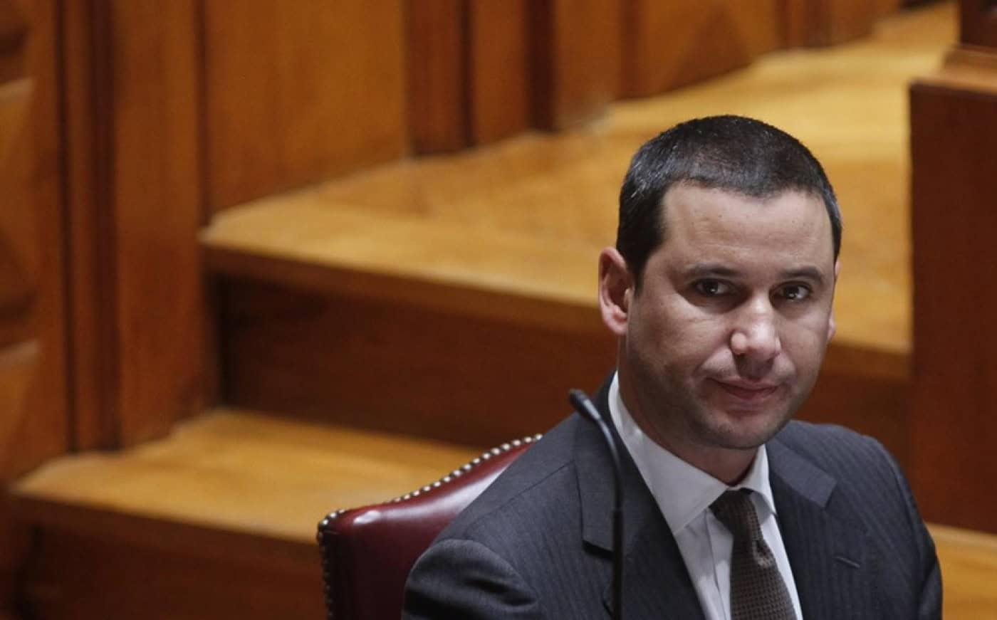 Governo assume compromisso de "conter" preços da eletricidade no próximo ano