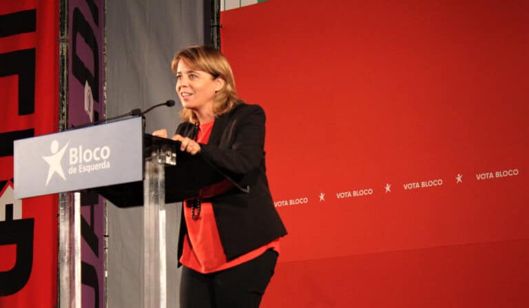 &nbsp;“Como é possível que em Braga se arranquem árvores para plantar carros?”&nbsp;