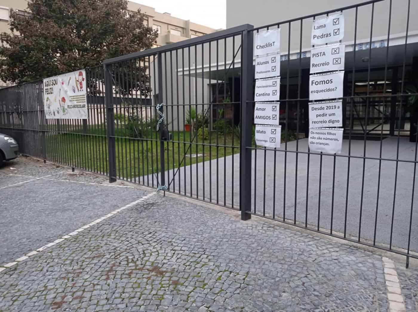 EB1 de Santa Tecla fechada a cadeado