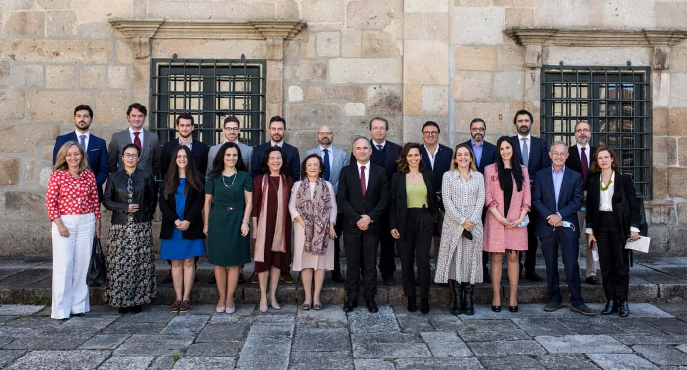 "Regime fundacional prometeu muito e cumpriu pouco"