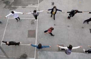 Máscaras no recreio deixam de ser obrigatórias e regras de isolamento mais flexíveis&nbsp;