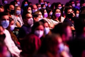 Espetáculos com lotação a 100% "com lugares sentados e/ou em pé"