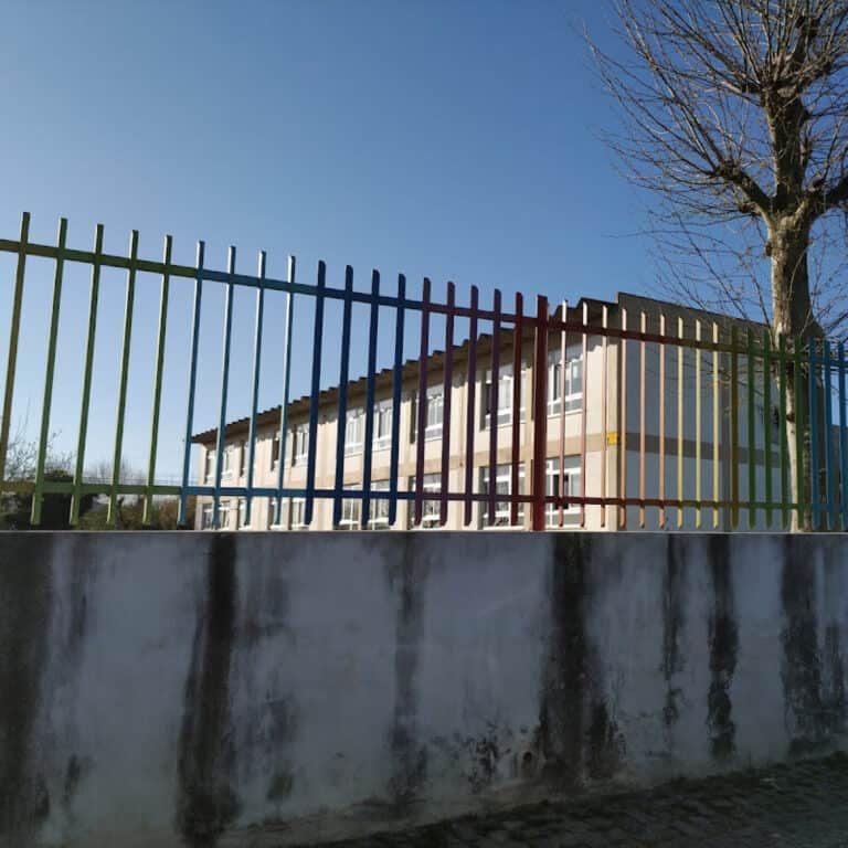 Escola em Barcelos retoma aulas após boicote por falta de condições