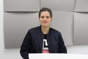 Alumna da UMinho desenvolve t-shirt que atenua sintomas da menopausa