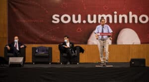 Ministro do ensino superior espera retoma das aulas "sem humilhações" e sem praxes