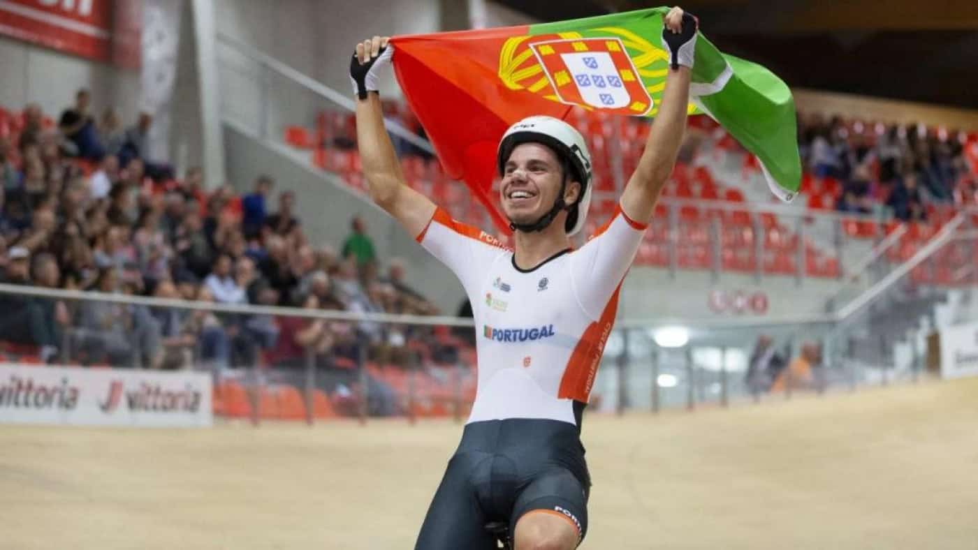 Rui Oliveira vence medalha de ouro em ciclismo de pista na modalidade de Scratch