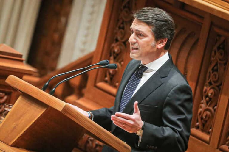 "O senhor não me conhece de parte nenhuma": troca acesa de acusações entre Costa e Coelho Lima