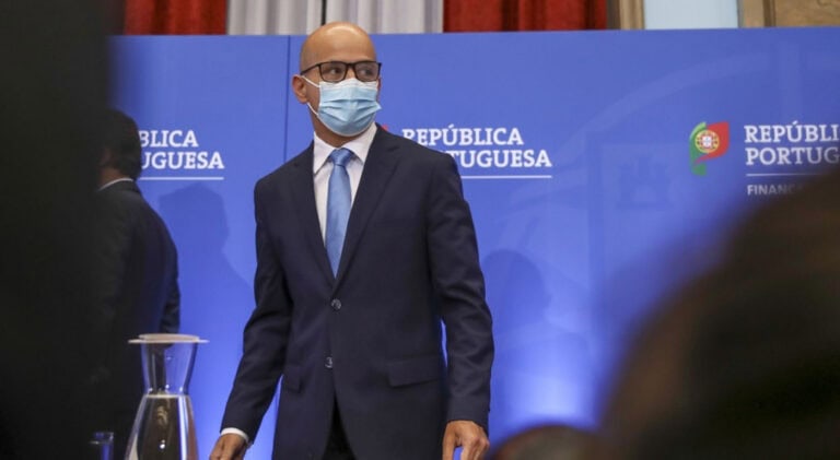 Leão confiante na aprovação do OE 2022. Seria "incompreensível", afirma