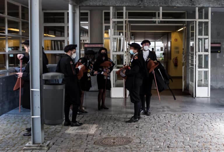 Observatório pede resposta rápida para recém-licenciados