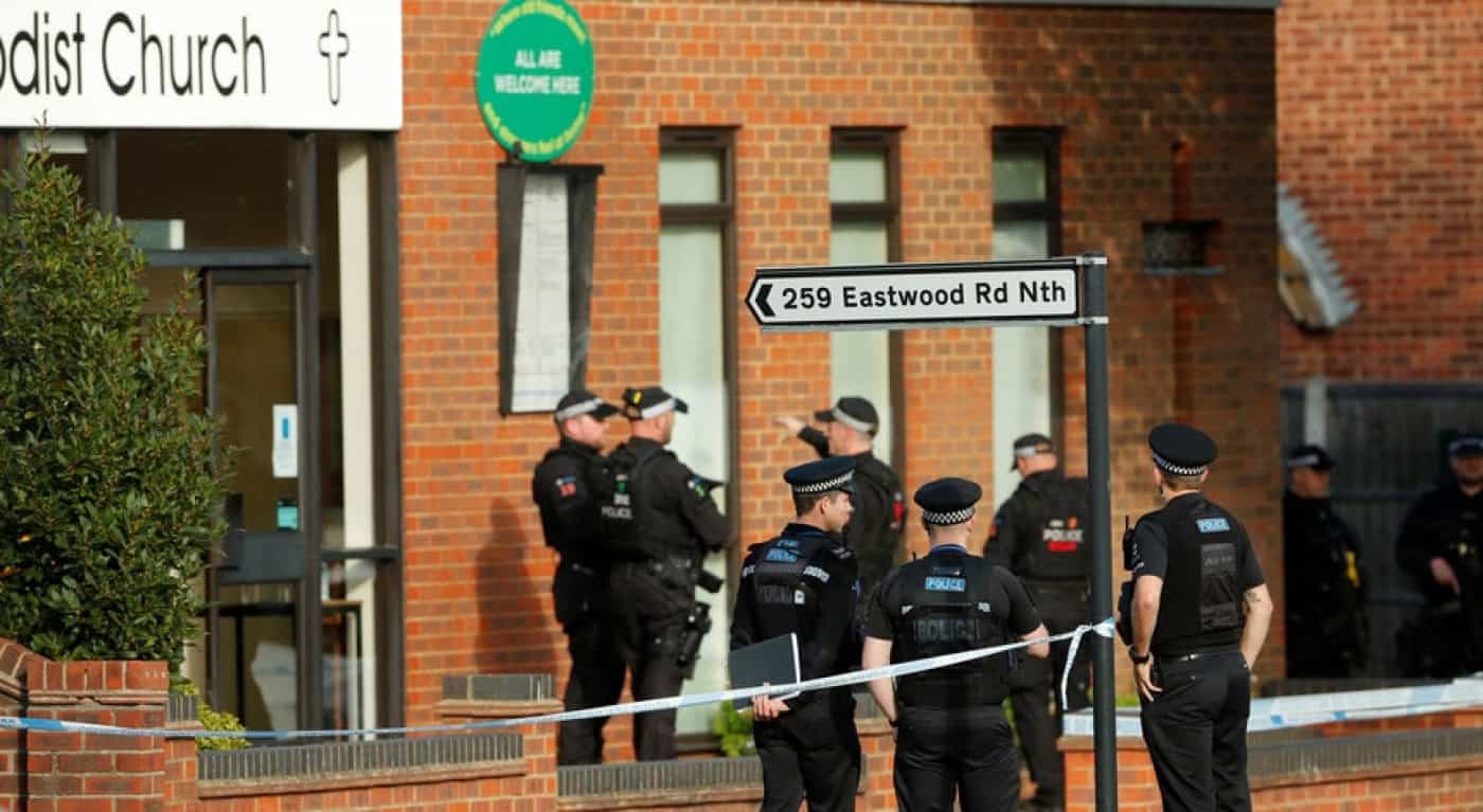 Morreu o deputado britânico esfaqueado durante audiência com eleitores