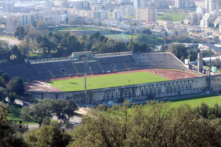 Reabilitação do Estádio 1º de Maio vai custar pelo menos 10 Milhões de Euros