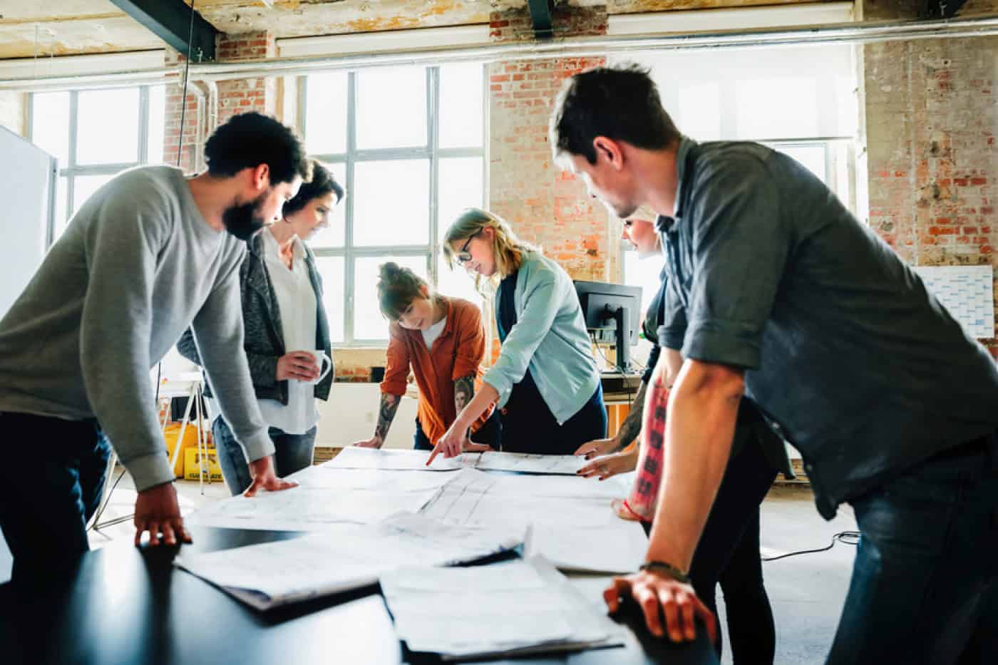 Salários não acompanham nível de escolaridade, jovens são os mais prejudicados