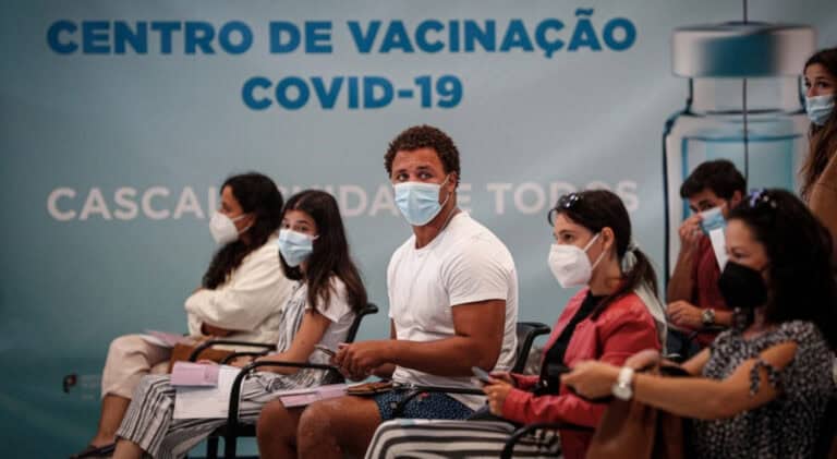 Portugal regista 927 novos casos e três mortes nas últimas 24 horas