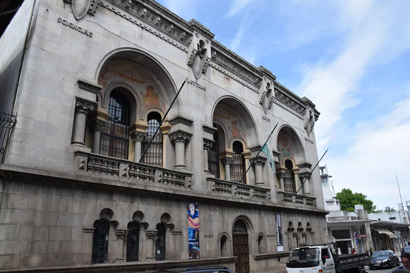 Sociedade Martins Sarmento lança número especial da Revista de Guimarães