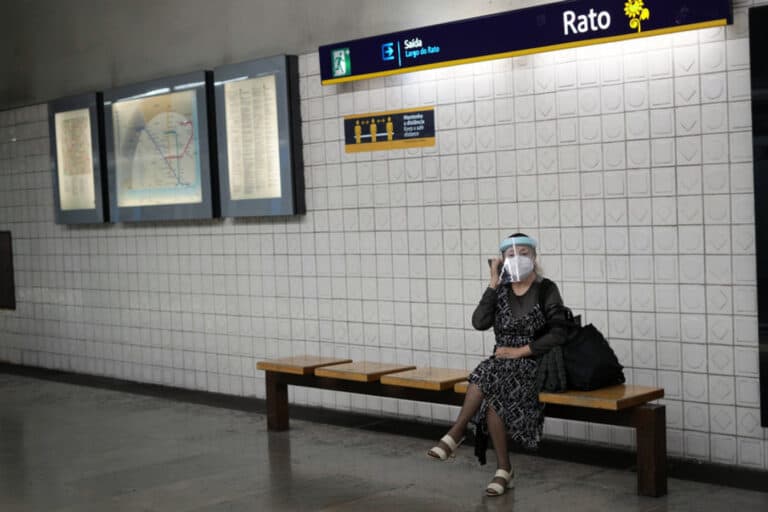 Portugal com mais 3 mortes e 829 novos casos de covid-19&nbsp;