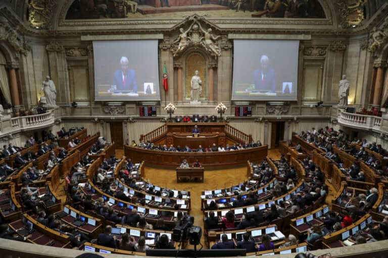 Assembleia da República vota OE 2022, com chumbo à vista