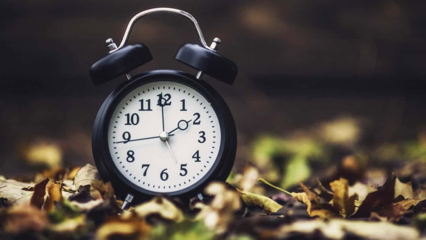 Relógios atrasam uma hora no domingo