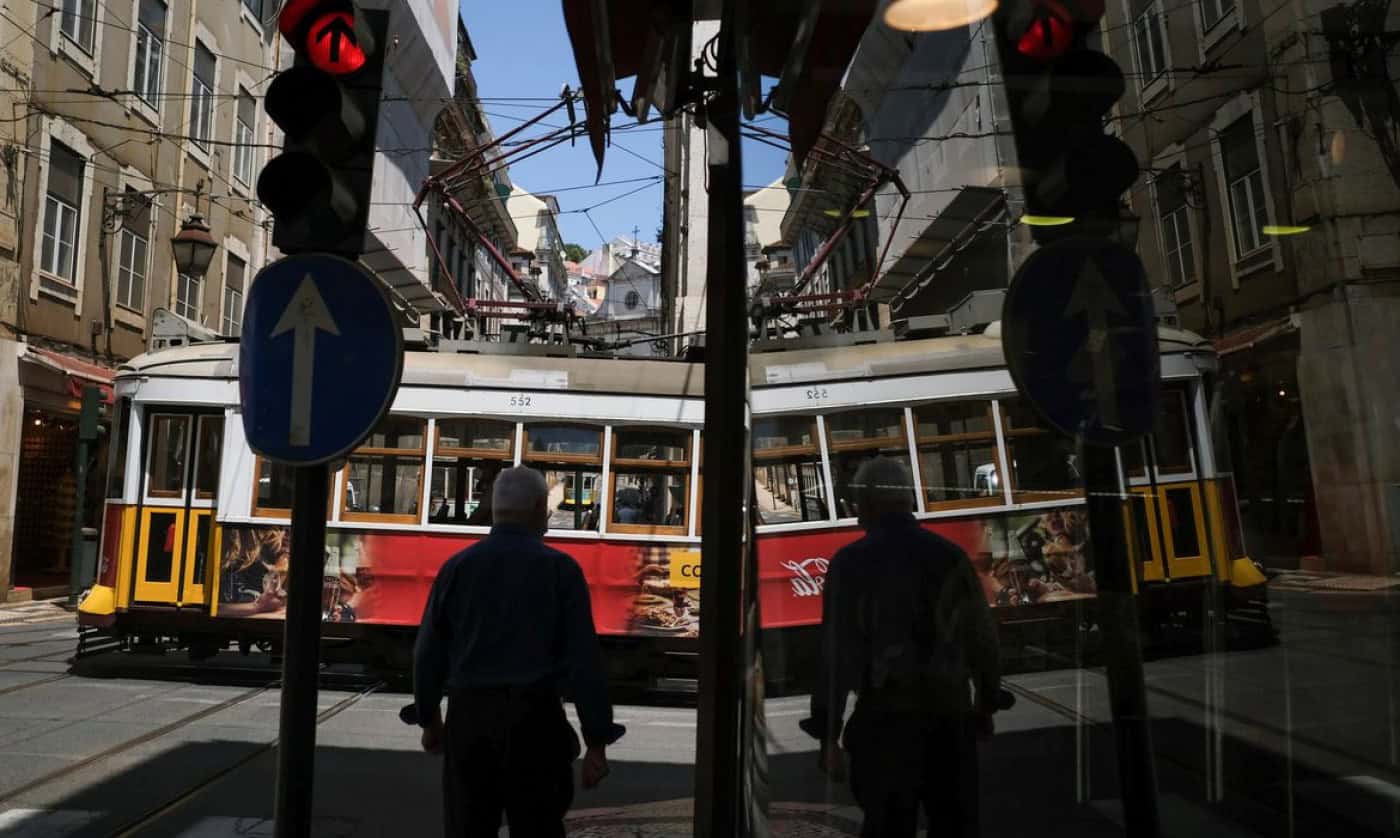 Internamentos por covid-19 e taxa de incidência nacional voltam a subir