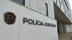 Mulher de João Rendeiro detida pela PJ