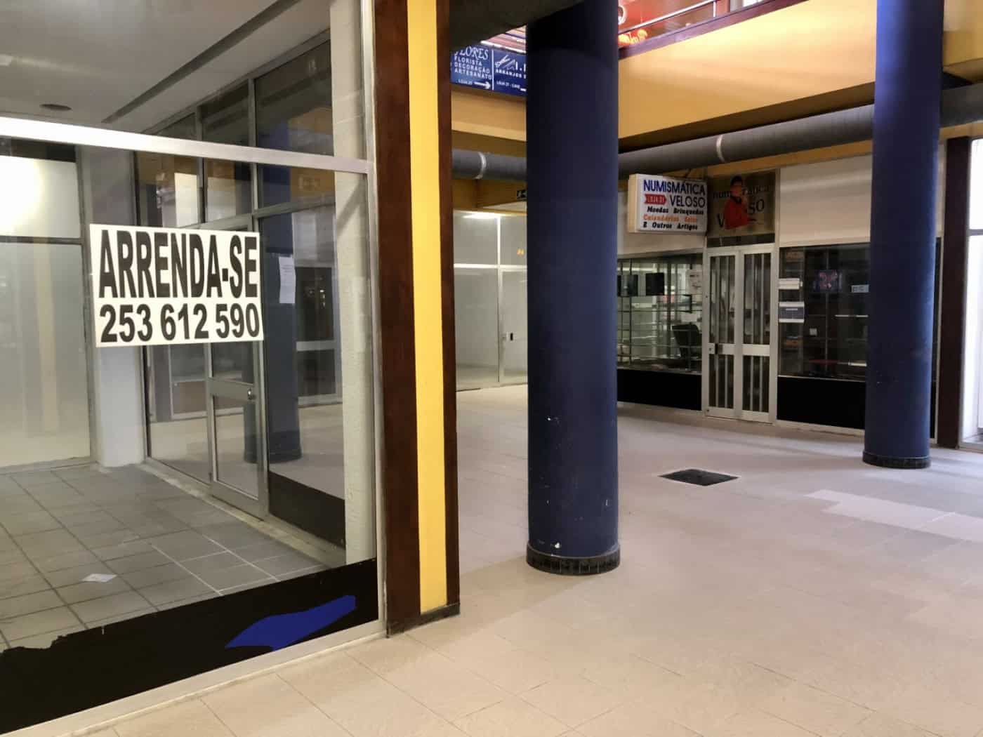 Publicidade aos centros comerciais de 1.ª geração agrada a lojistas mas "não resolve" problemas