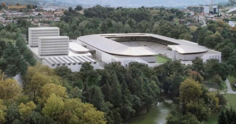 Praça do Município discute “campanha” do SCB sobre regresso ao 1º de Maio