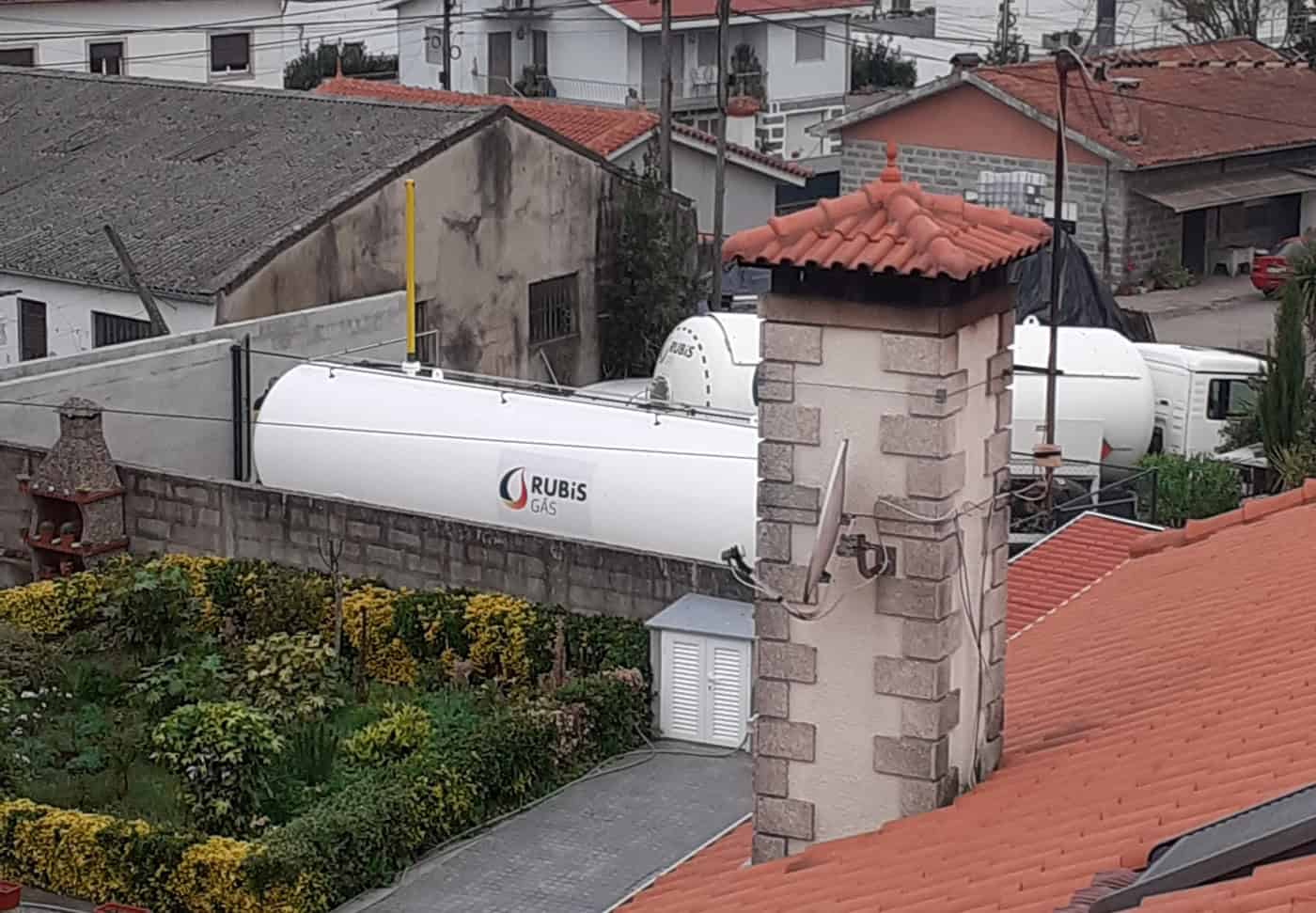 PAN denuncia "instalação ilegal" de depósito de gás em empresa de Joane