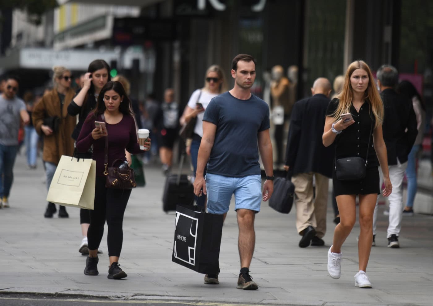Covid-19: Dez países da UE em situação de "preocupação muito alta", moderada em Portugal