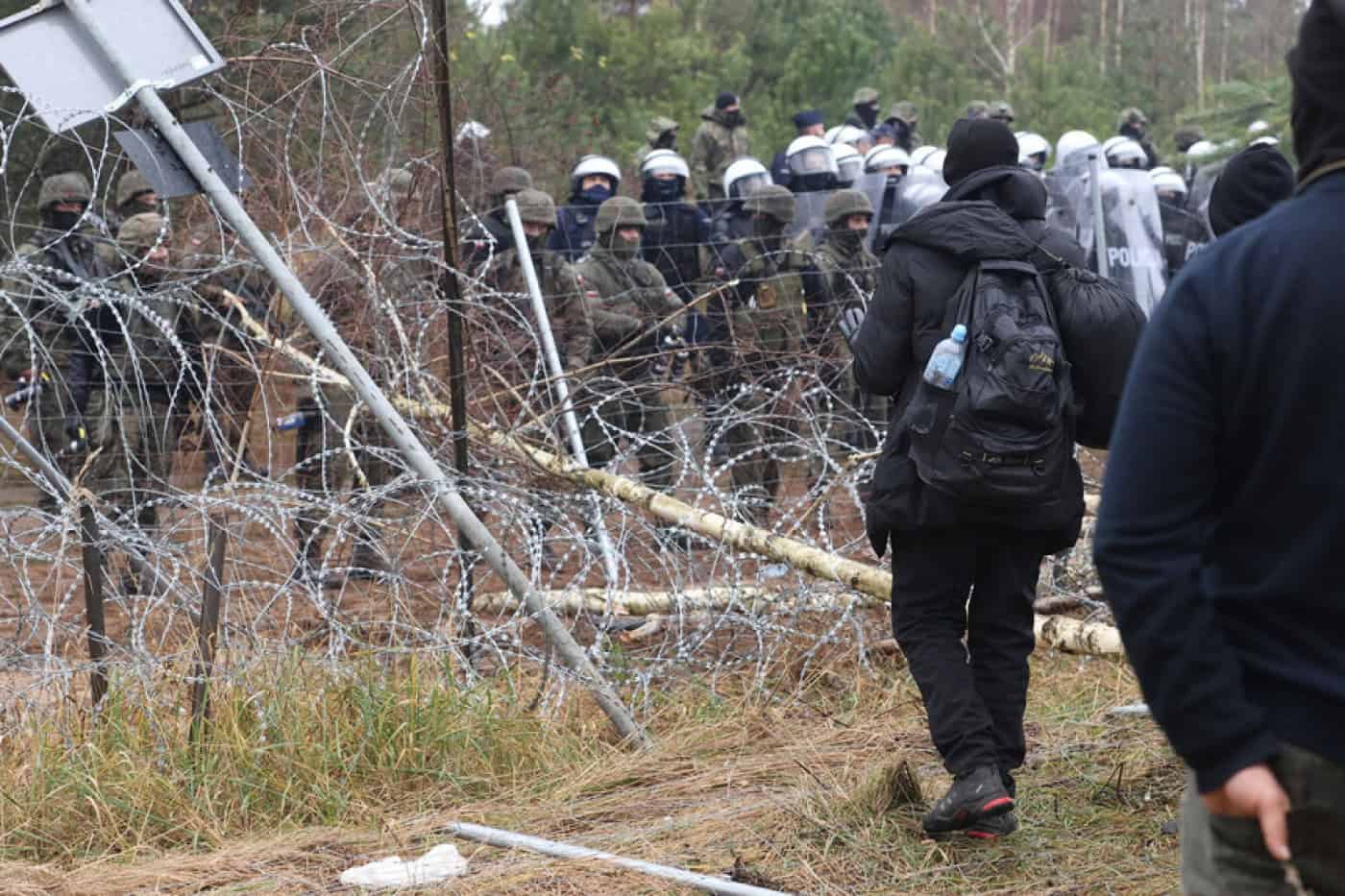 Dezenas de migrantes vindos da Bielorrússia presos assim que chegaram à Polónia