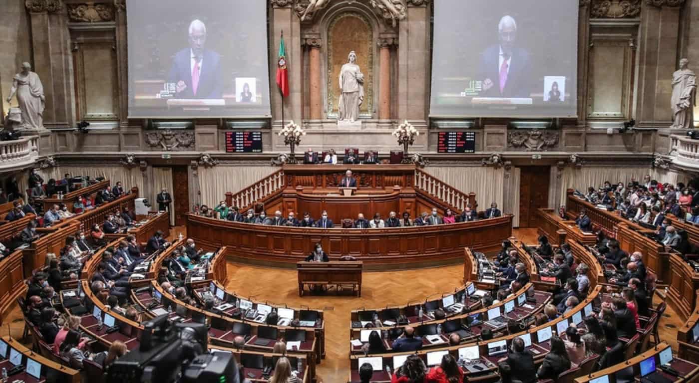 Parlamento faz último debate antes das legislativas antecipadas