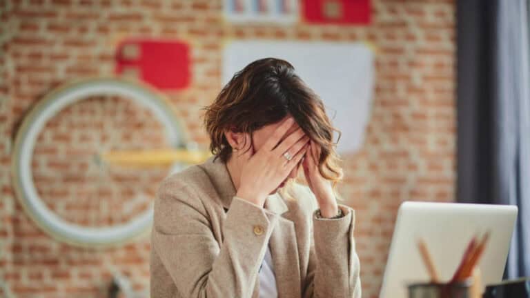 Síndrome de Burnout. “Não é normal estarmos demasiado tristes”