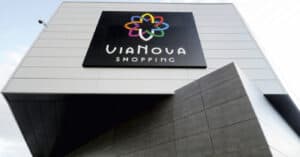 Processo de vacinação em Braga transita para centro comercial Via Nova