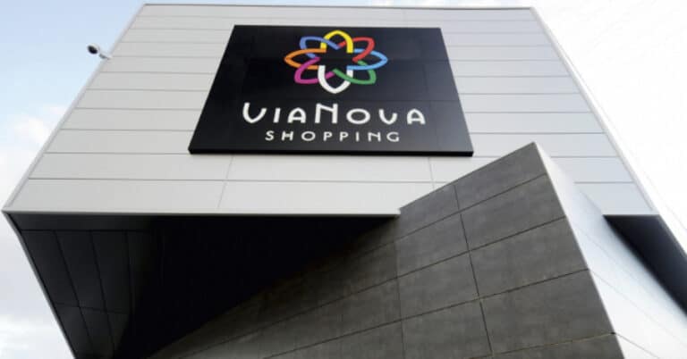 Processo de vacinação em Braga transita para centro comercial Via Nova