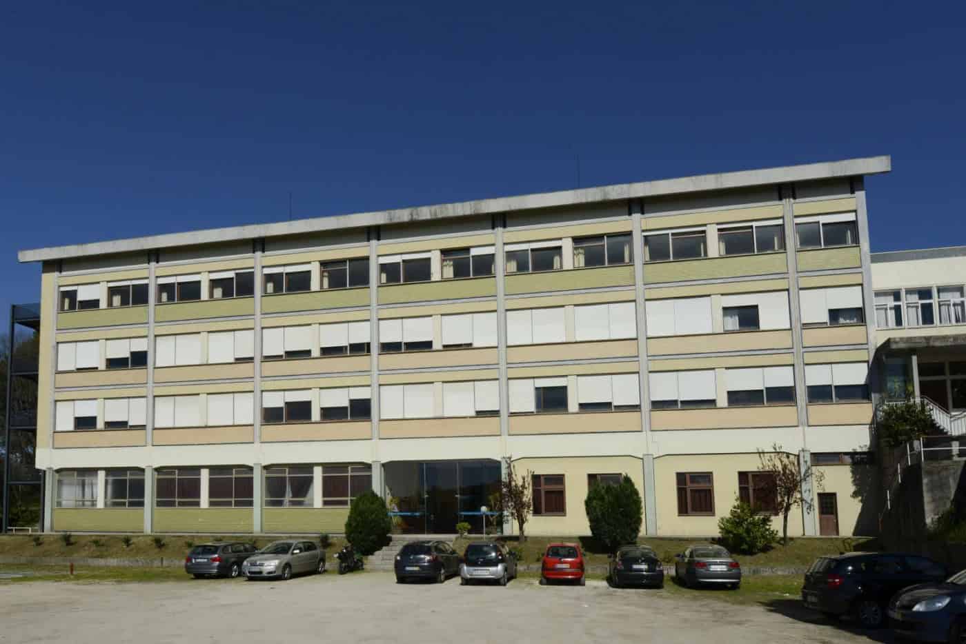 Vacinação em Guimarães gera críticas; Câmara tenta resolver problemas "a mil à hora"