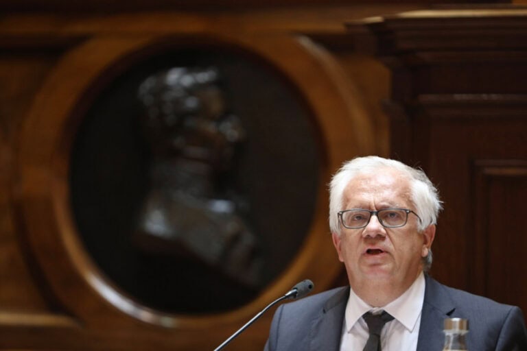 Cabrita não pediu renúncia ao cargo de deputado e vai voltar ao Parlamento&nbsp;