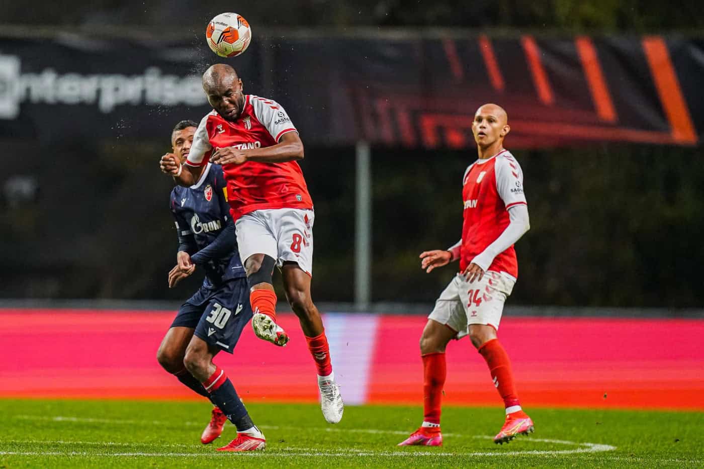 Sporting de Braga empata com Estrela Vermelha e segue para os `play-offs`