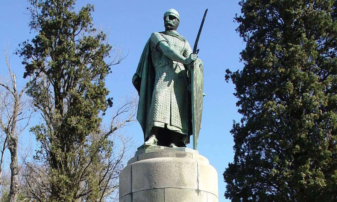 Já foi reposta a espada original de D. Afonso Henriques