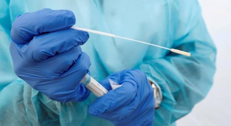 Ómicron já representa quase 10% das infeções por covid-19 em Portugal&nbsp;