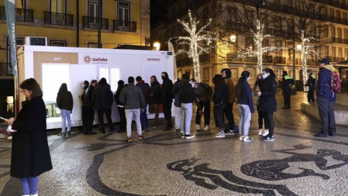 Teste negativo exigido nas festas de fim de ano, casinos e restaurantes