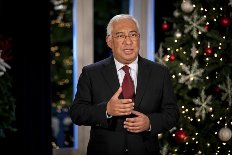 Costa admite que o objetivo do PS é conseguir maioria absoluta em janeiro