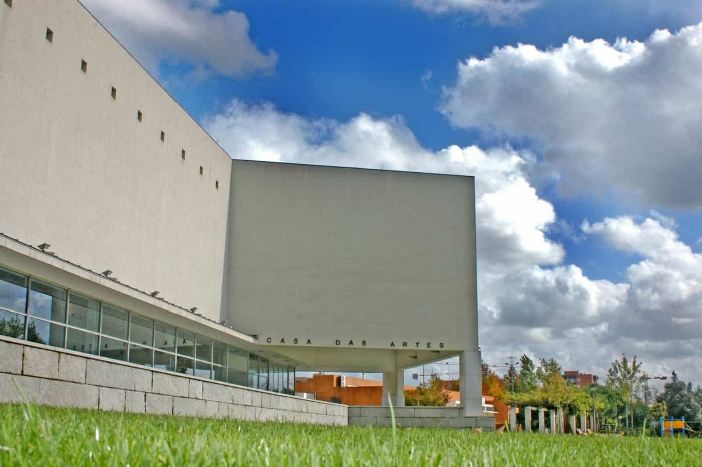 “Cumprimos o que era exigido em termos de reposição e programação de espetáculos”