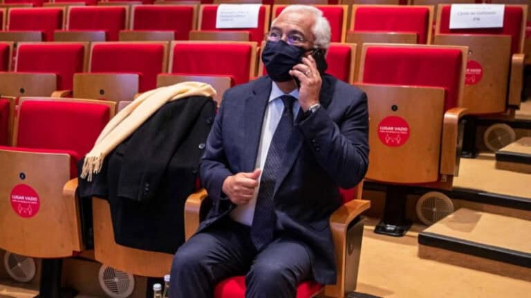 Costa marca para quarta-feira reunião no Infarmed