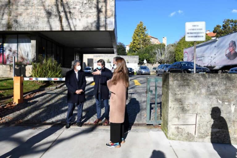 Utentes com mobilidade reduzida têm transporte para Centro de Saúde de Famalicão