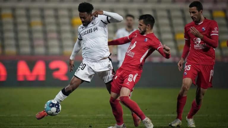 Gil Vicente vence Vitória de Guimarães e sobe ao quinto lugar da I Liga&nbsp;