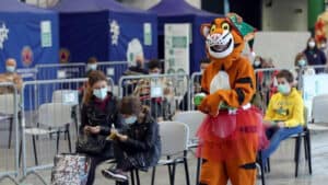 Norma da DGS não prevê, por enquanto, doses de reforço para crianças&nbsp;