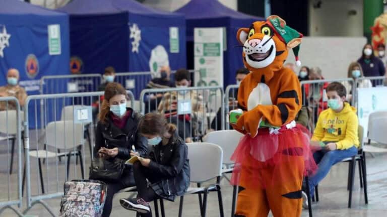 Norma da DGS não prevê, por enquanto, doses de reforço para crianças&nbsp;