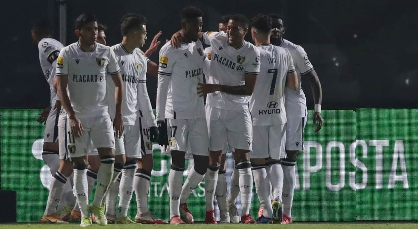 FC Famalicão sai dos lugares de despromoção