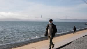 Semana começa com continuação de tempo seco e máximas até 15 graus