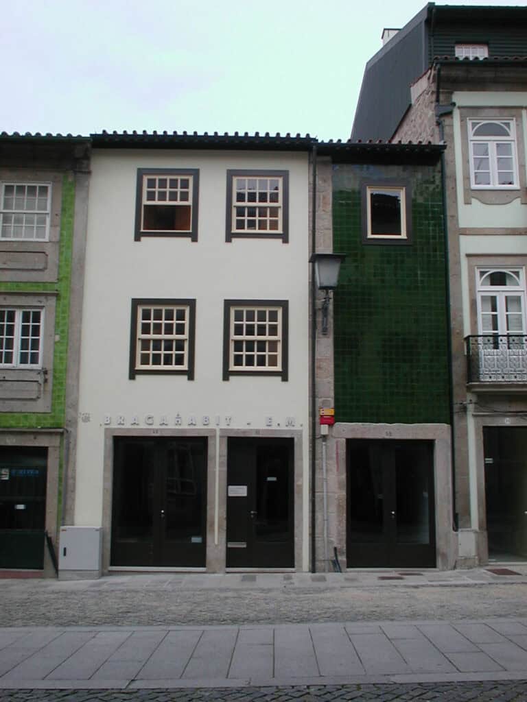 "Se fossemos a avançar com o despejo já havia 98 famílias nessa situação"